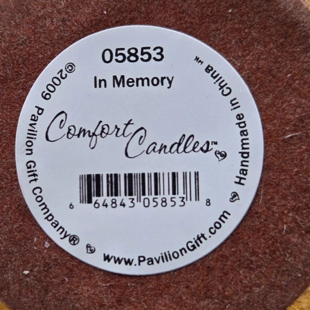 NIB Comfort Candle 2009 Pavillion Gift Co.  Old‎ Stock Item # 05853  In Memory